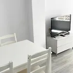 Nuevo Murillo I 아파트
